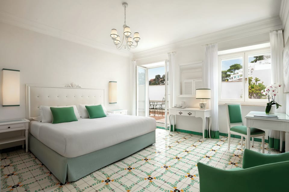 Deluxe Double Room | Minibar, in-room safe, desk, free WiFi