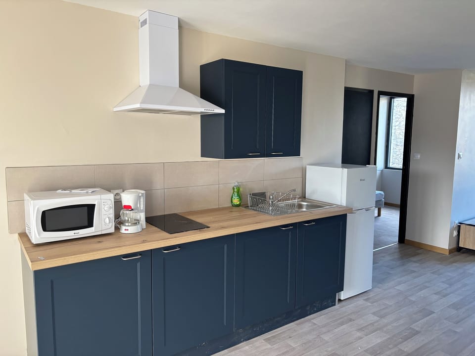 Basic Apartment | Private kitchen