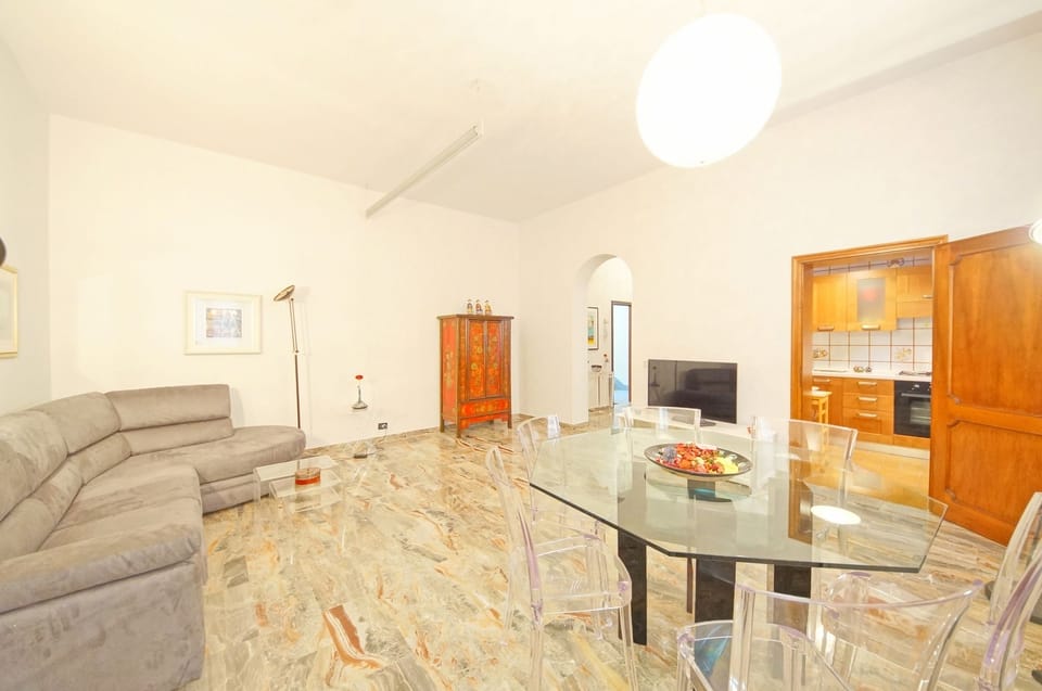Apartment | Living area | Flat-screen TV