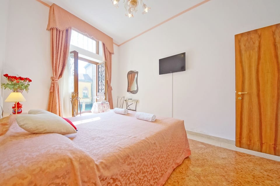 Apartment, 1 Bedroom, Canal View | Desk, iron/ironing board, WiFi (free), bed sheets