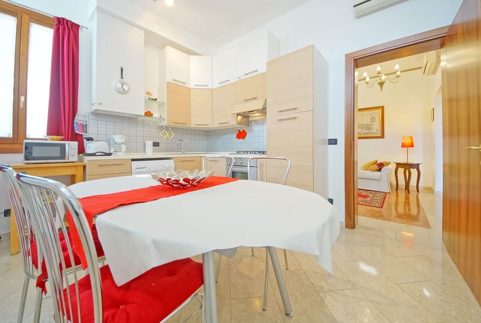Apartment, 1 Bedroom, Canal View | Private kitchen | Full-size fridge, microwave, oven, stovetop