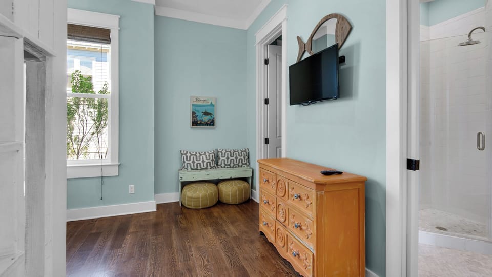 Royal Seaview: 2nd Floor Bedroom 3