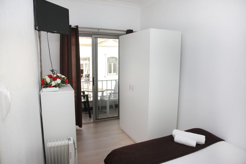 Double Room, Shared Bathroom | Egyptian cotton sheets, premium bedding, free WiFi, bed sheets