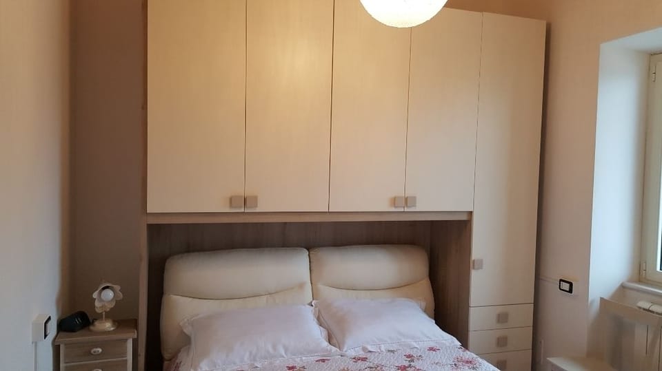 Double Room, Private Bathroom | Individually decorated, individually furnished, bed sheets
