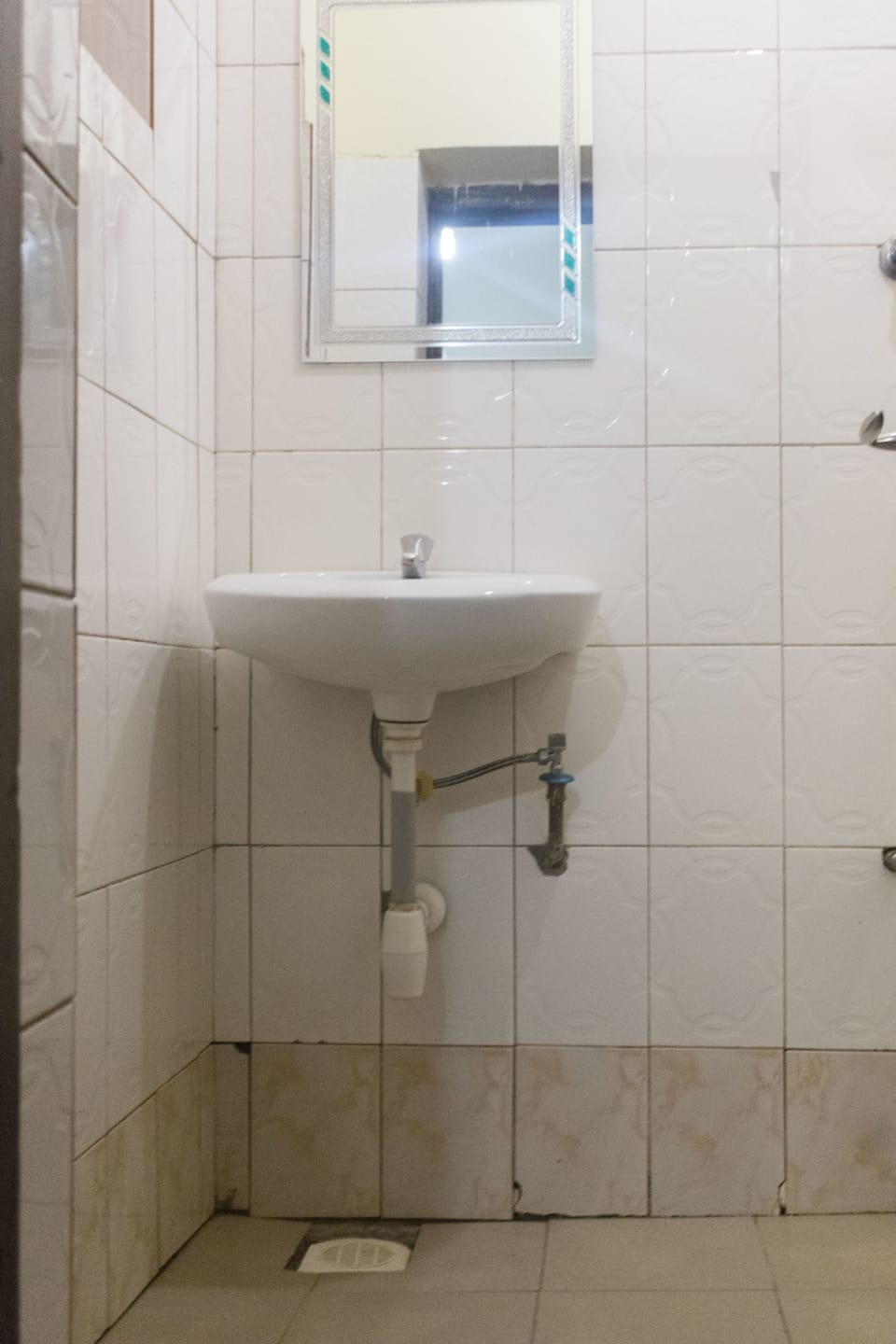 Bathroom sink