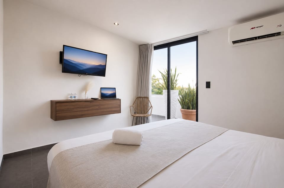 Superior Room, 1 King Bed, Balcony | Down comforters, pillowtop beds, in-room safe, desk