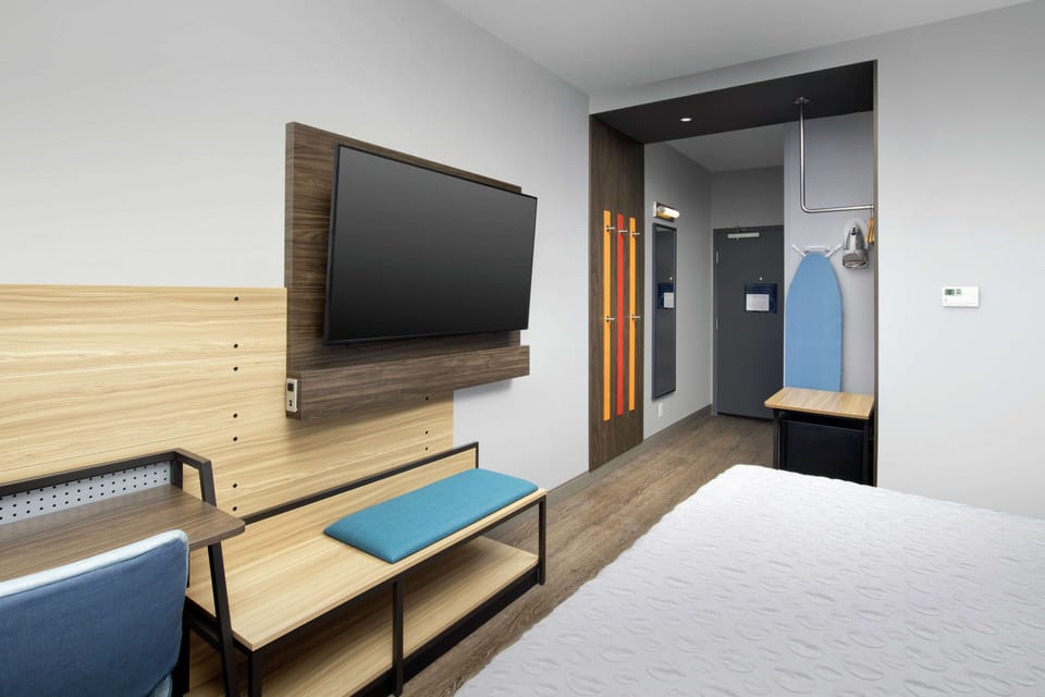Desk, blackout drapes, iron/ironing board, free WiFi