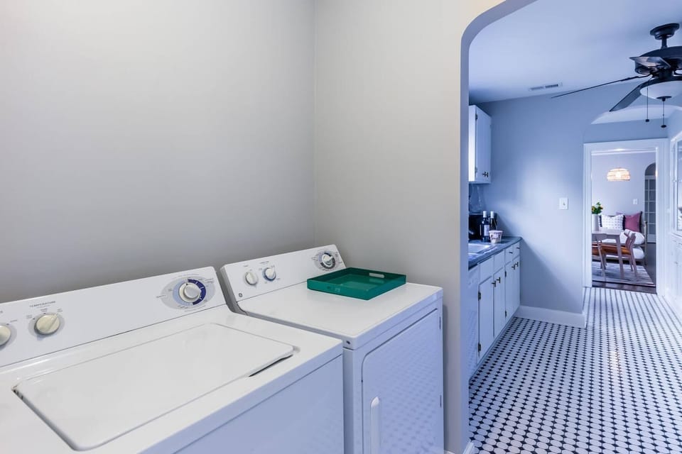 Washer + dryer provided 