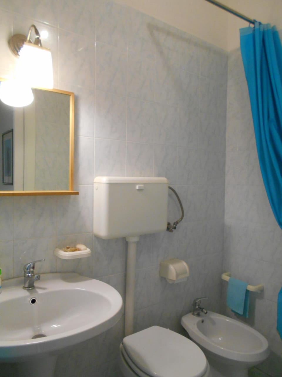 Shower, free toiletries, hair dryer, bathrobes