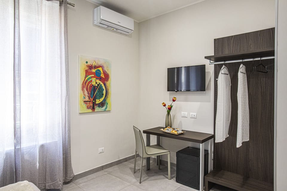 Deluxe Double or Twin Room | Down comforters, memory foam beds, in-room safe, desk