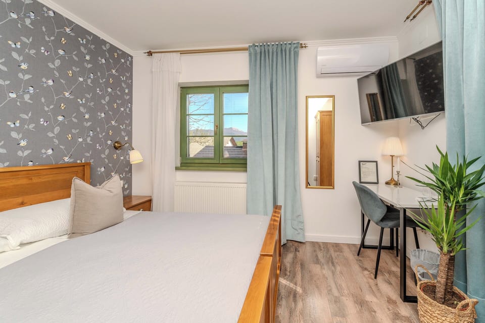 Comfort Room BIRDS | Premium bedding, in-room safe, individually decorated