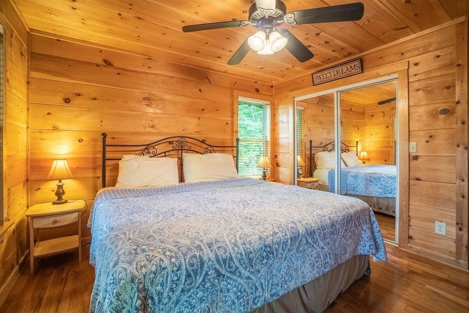ALPINE ROSE - Bedroom
