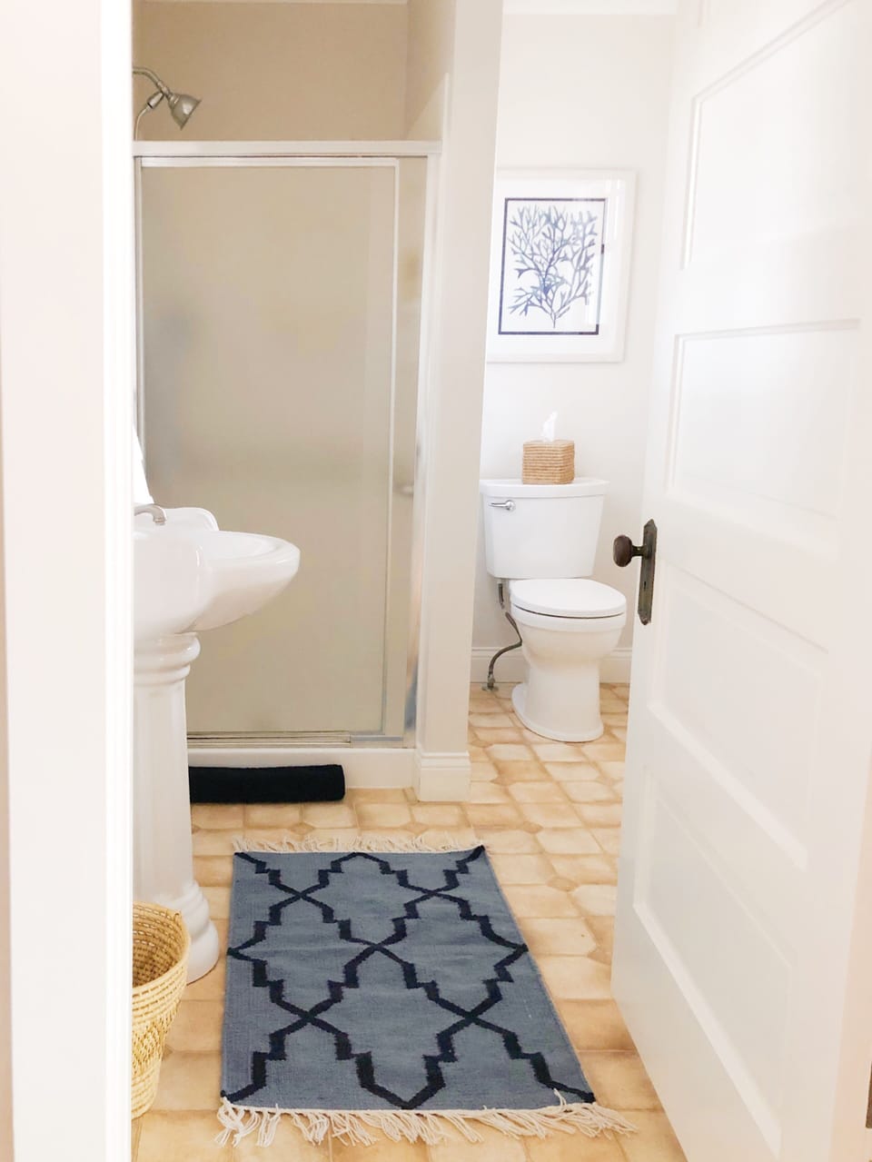 Upstairs Full Bathroom