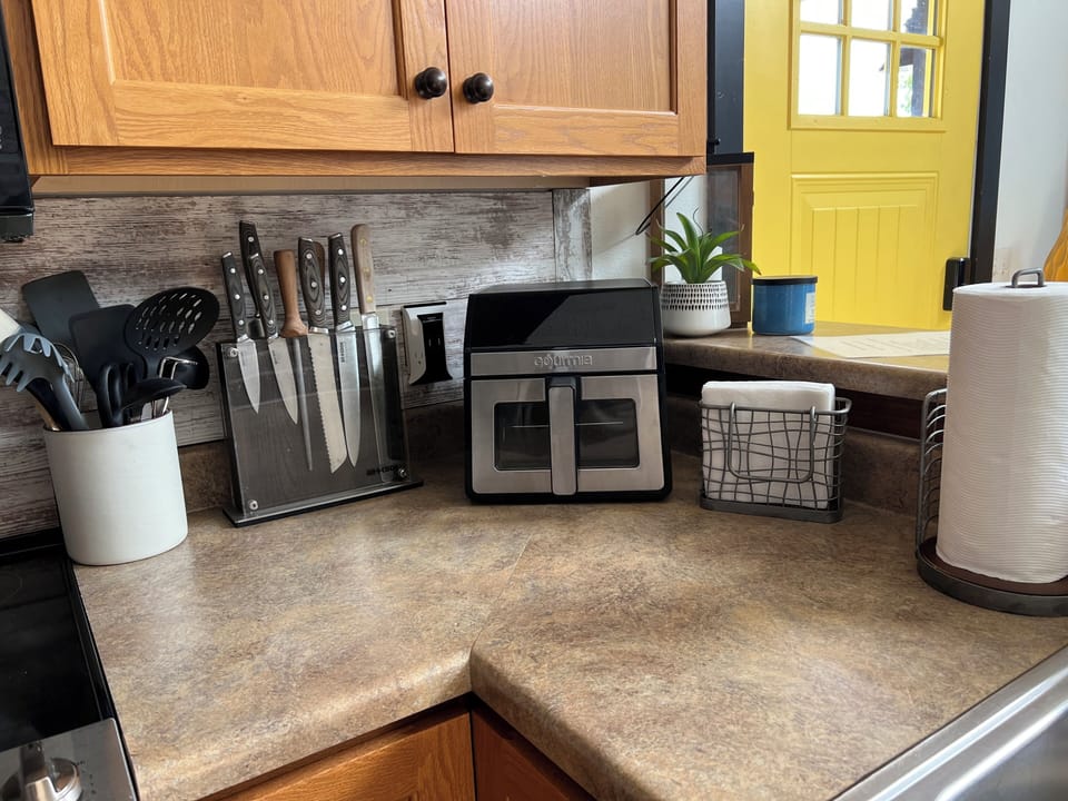 Air fryer and insta pot provided!