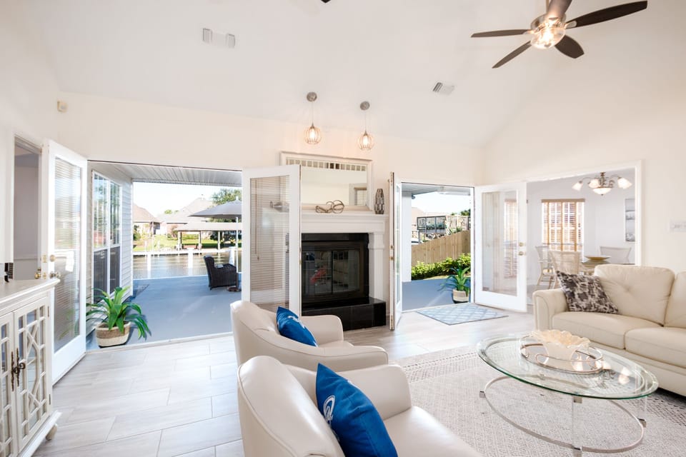 Family room over looking the deck and boat dock