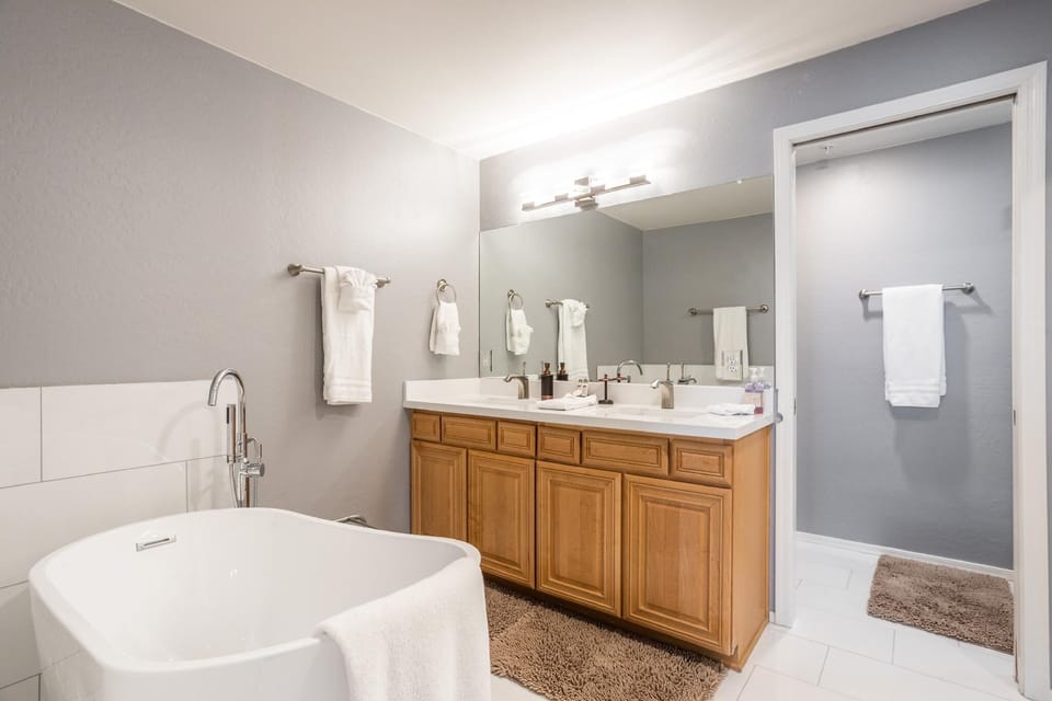 Main room private bathroom.