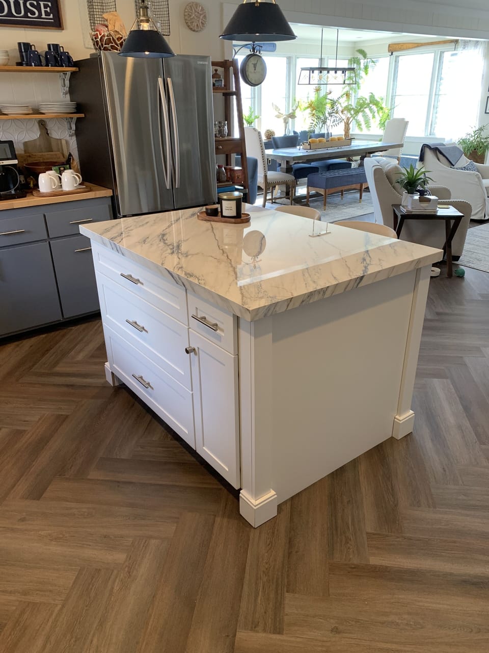 Modern kitchen!
