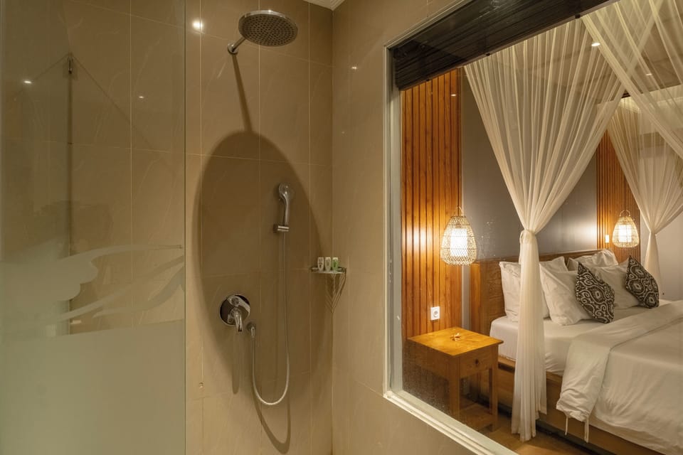 Deluxe Room Balcony with Rice Field View | In-room safe, desk