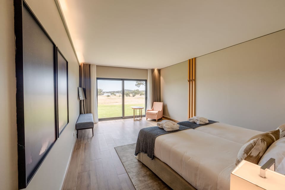 Deluxe Duplex, 2 Bedrooms | Minibar, in-room safe, free cribs/infant beds, rollaway beds