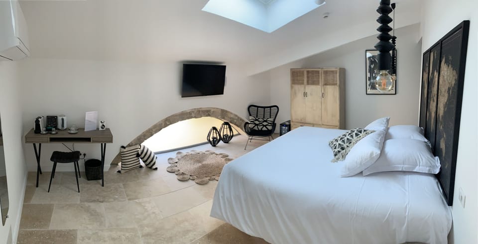 Comfort Plus Double Room | In-room safe, individually decorated, individually furnished, desk