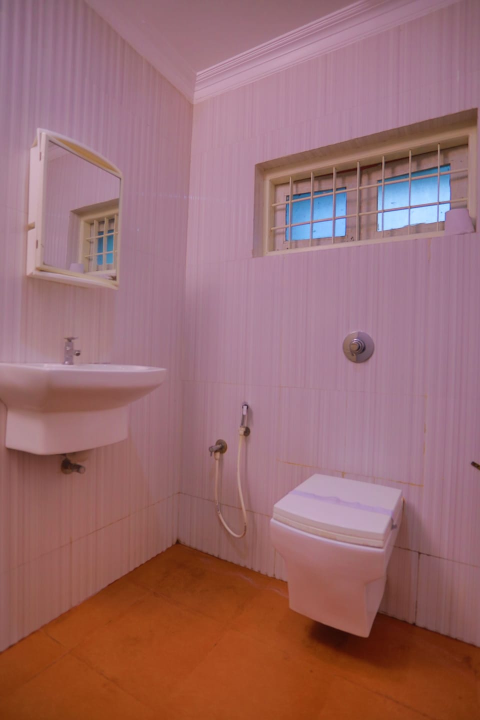 Shower, free toiletries, towels, soap