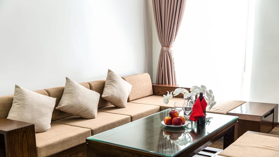 Family Suite | Living area | TV