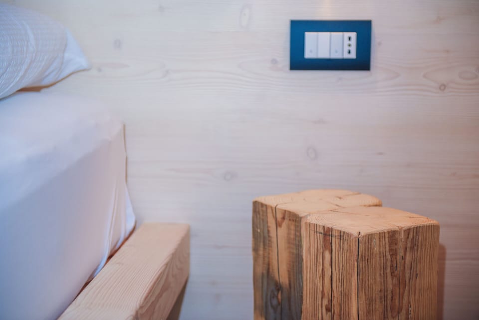 Blackout drapes, soundproofing, free WiFi, bed sheets