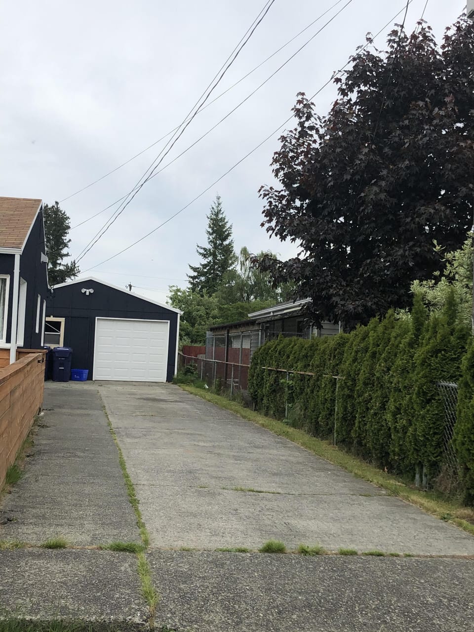 Driveway for lots of parking