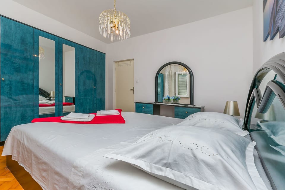 Apartment (A1) | Iron/ironing board, free WiFi, bed sheets