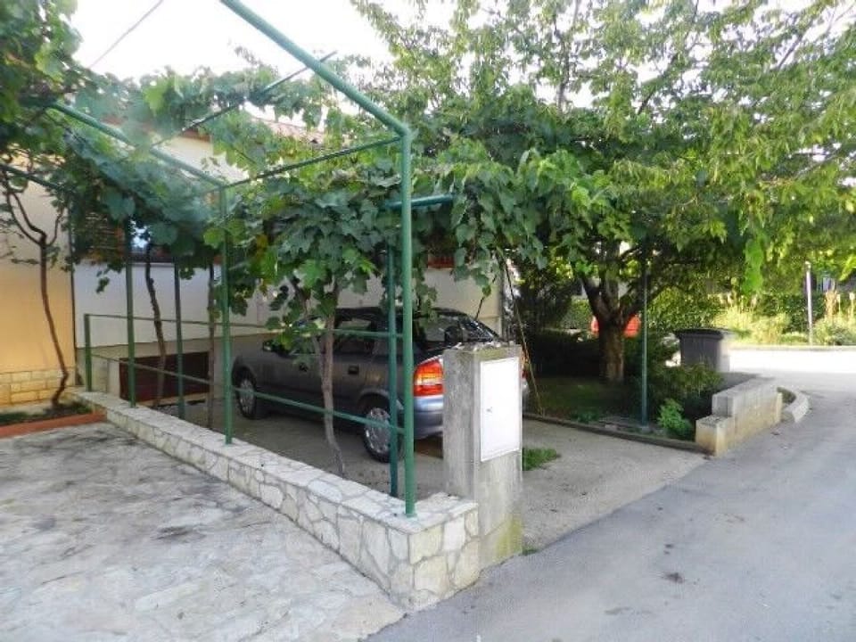 Free self parking