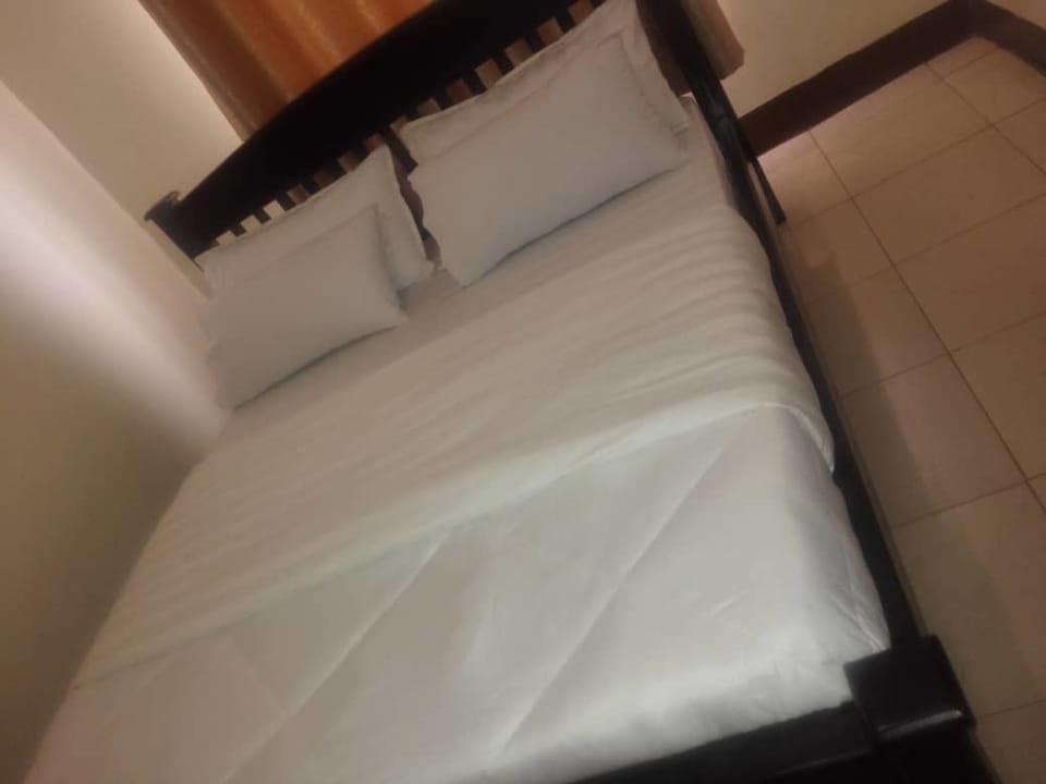 Double Room | Desk, blackout drapes, soundproofing, bed sheets