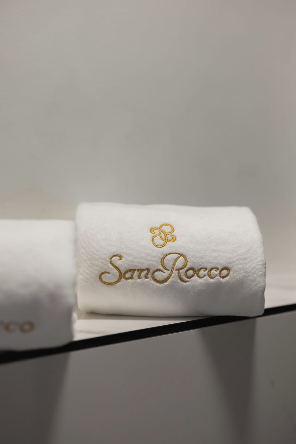 Classic Room | Bathroom | Free toiletries, hair dryer, bathrobes, slippers