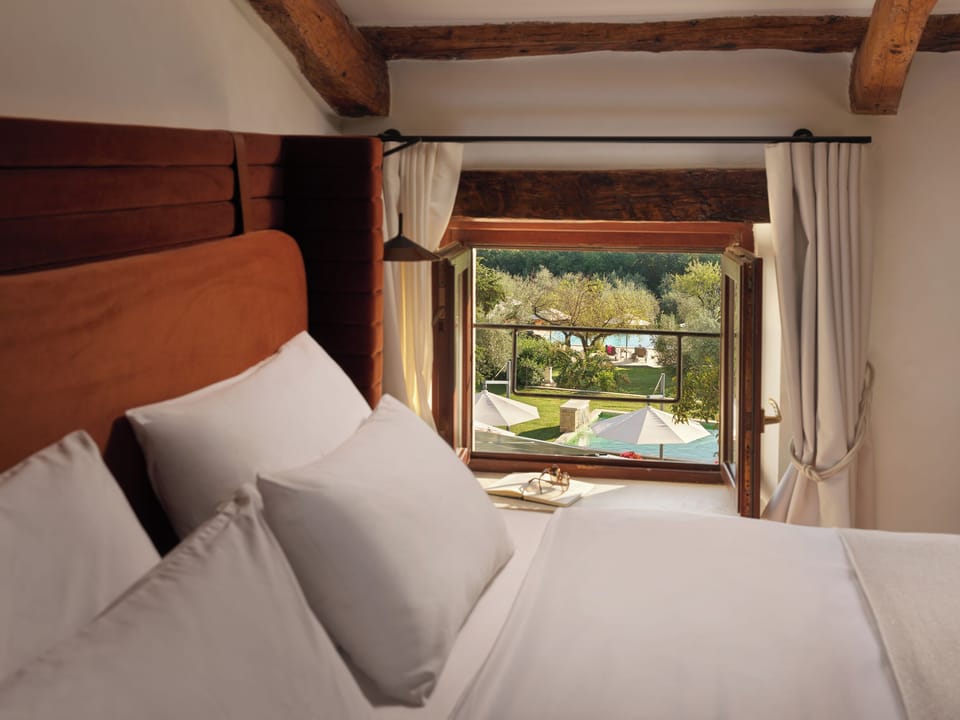 Comfort Room | Hypo-allergenic bedding, memory foam beds, minibar, in-room safe