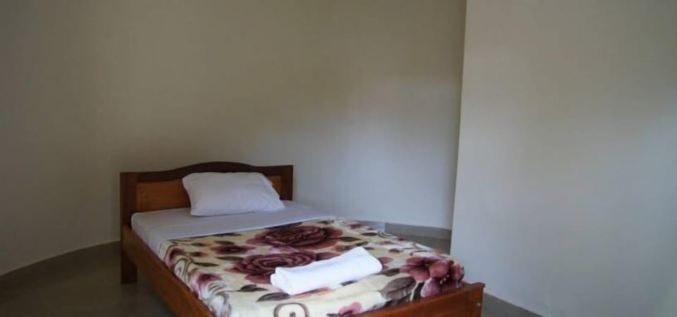 Standard Single Room | Hypo-allergenic bedding, pillowtop beds, individually furnished, desk