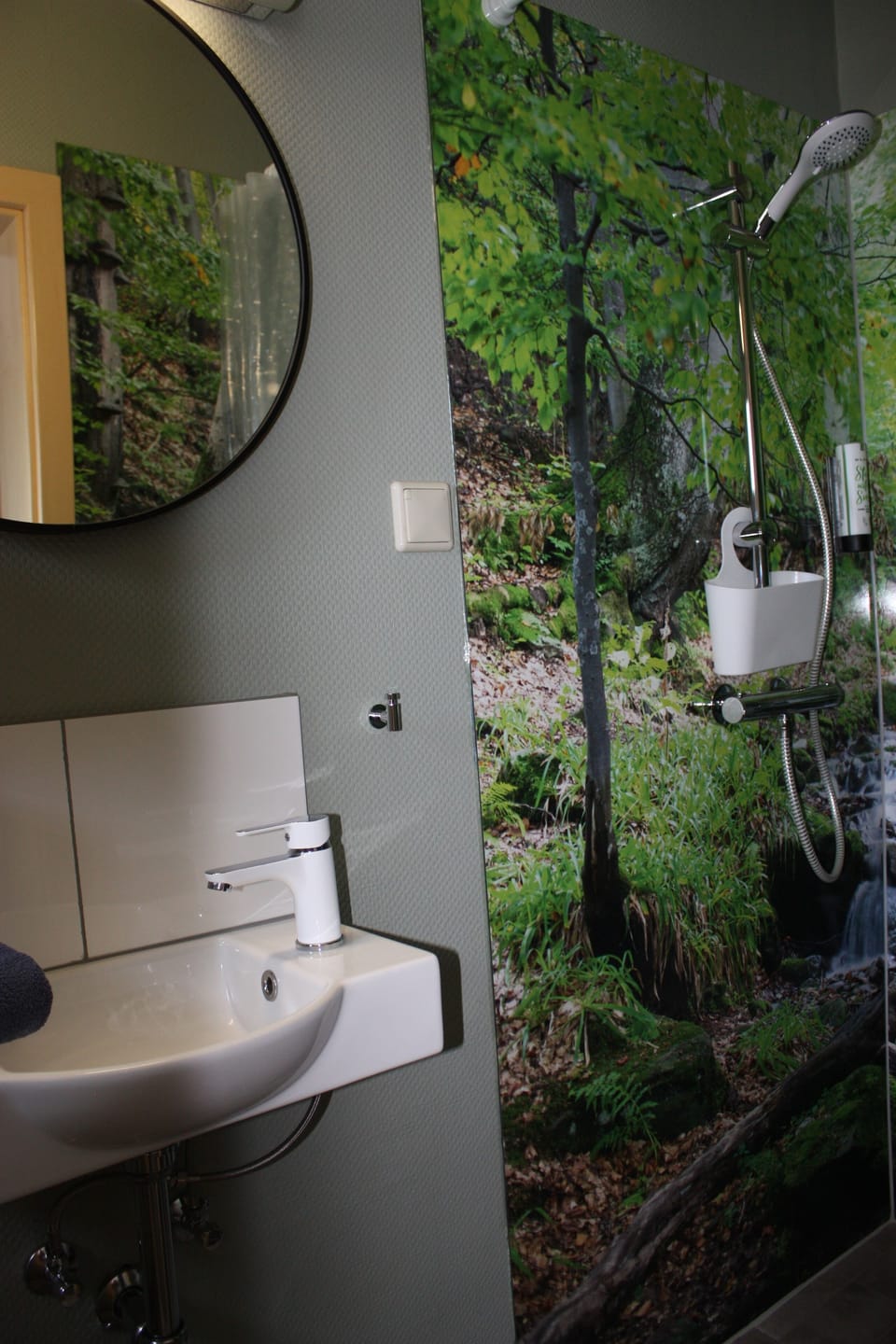 In-room safe, soundproofing, free WiFi, bed sheets