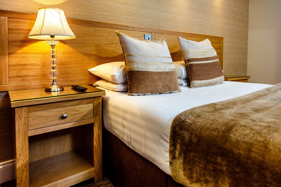 Standard Double Room | Desk, iron/ironing board, travel crib, free WiFi