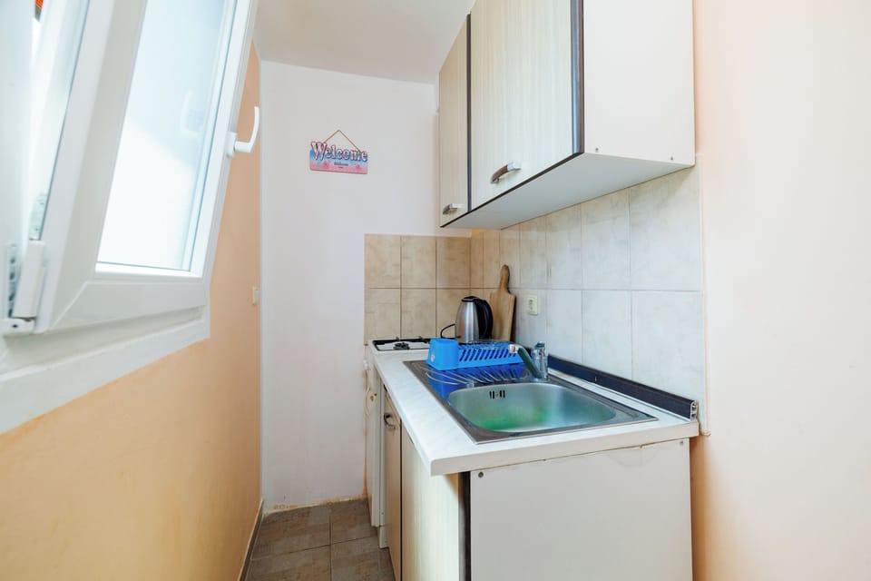 Apartment (A1) | Private kitchen | Fridge, stovetop, espresso maker, electric kettle