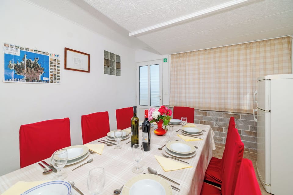 Apartment (A1) | Dining