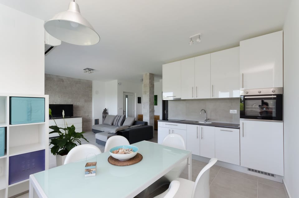Private kitchen | Fridge, oven, stovetop, dishwasher