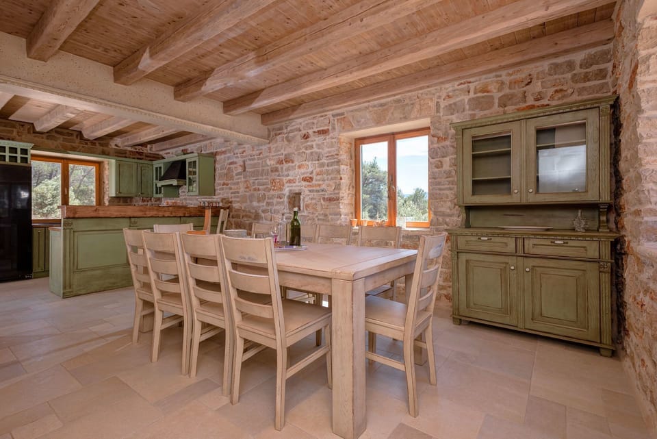 Villa | Dining
