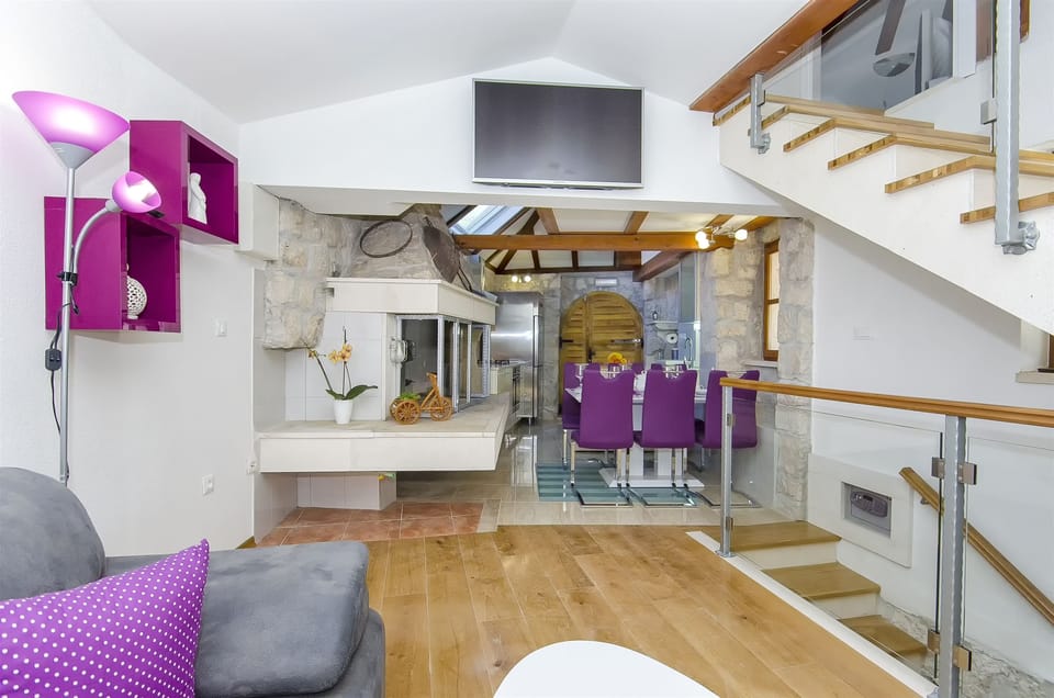 Villa | Living room | Fireplace