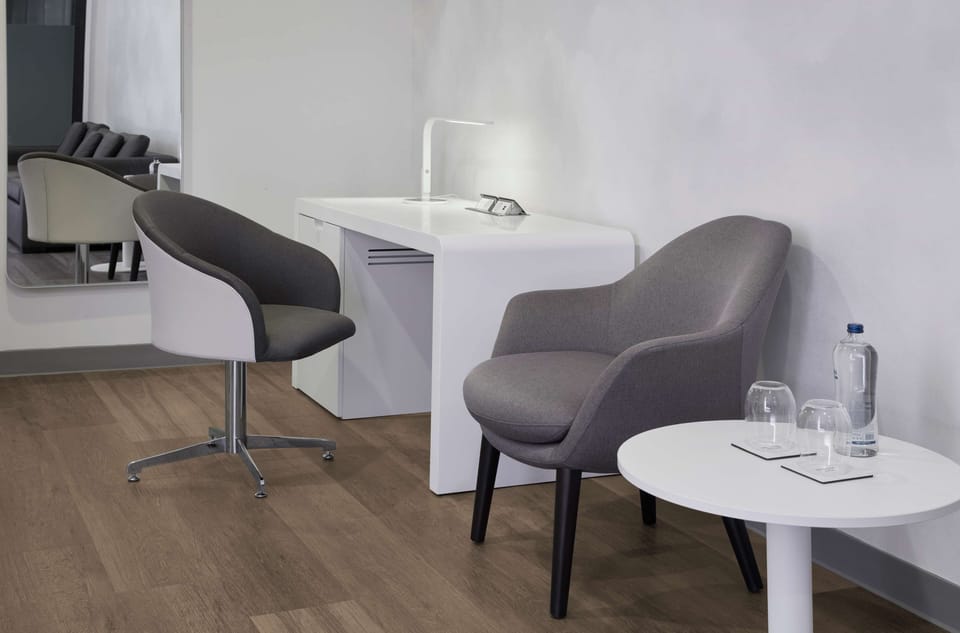 First Class King Junior Suite with Kitchenette | In-room business center