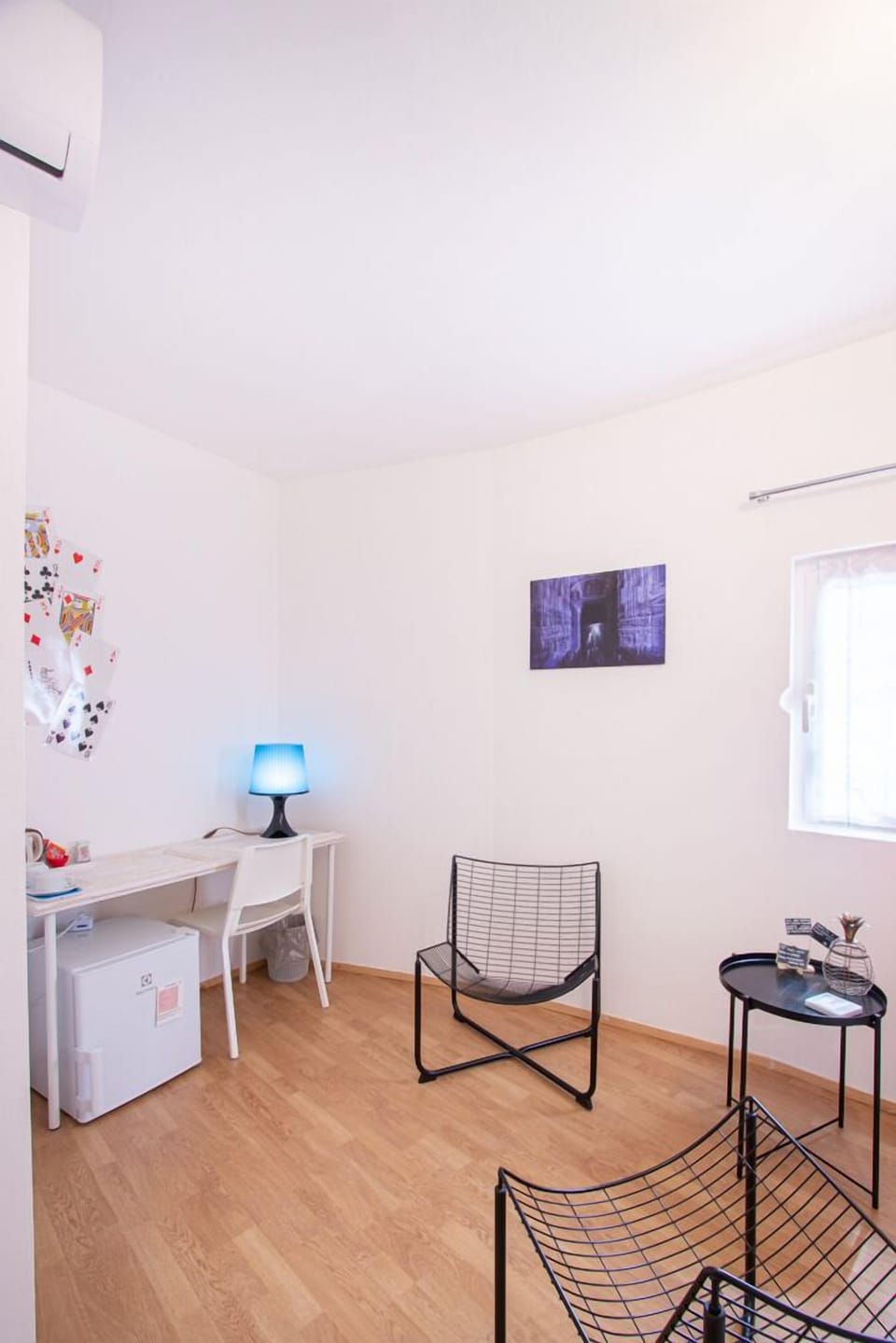 Deluxe Room | Living area | TV