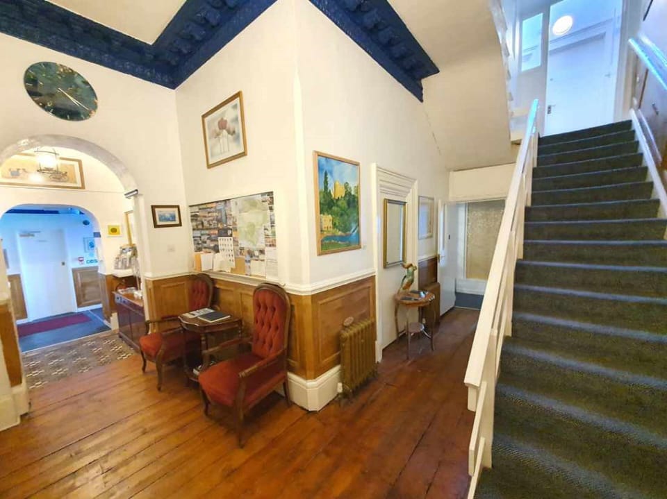 The Purple Tree Guest House Bed and Breakfast in Torquay