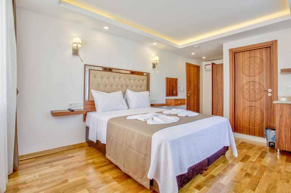Deluxe Triple Room | Egyptian cotton sheets, premium bedding, blackout drapes, soundproofing