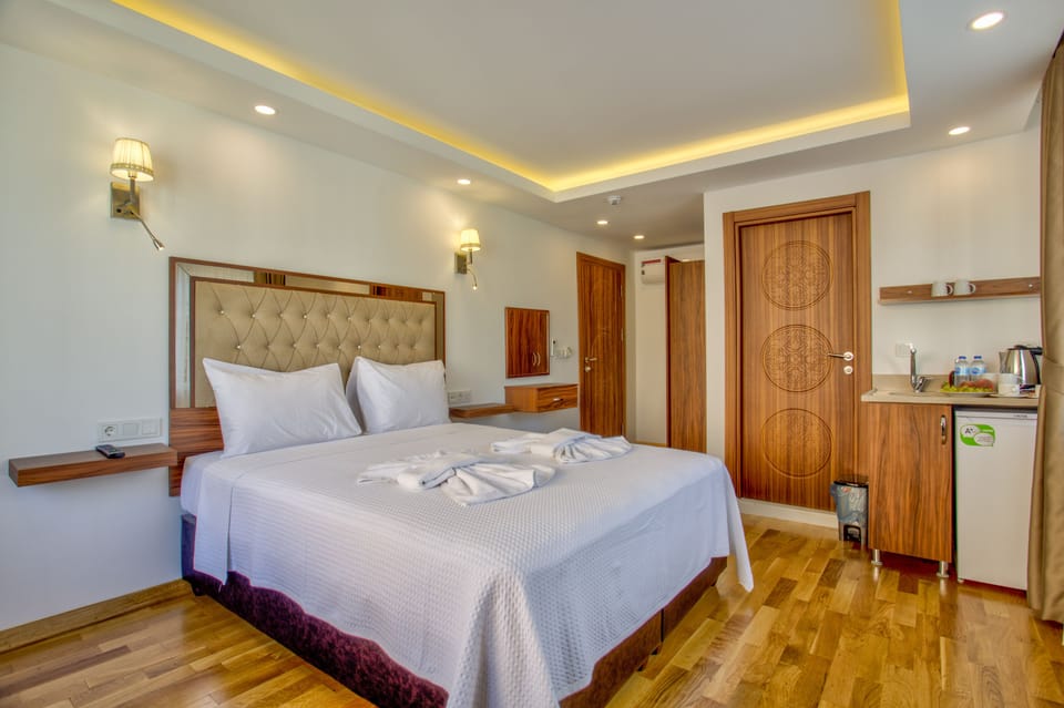 Deluxe Triple Room | Egyptian cotton sheets, premium bedding, blackout drapes, soundproofing