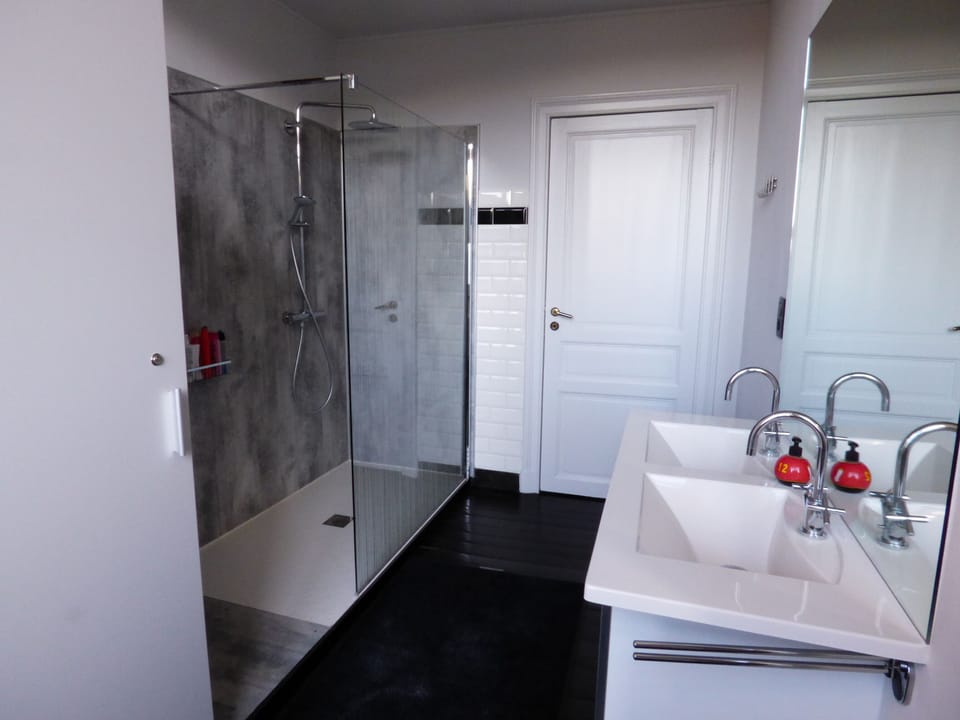 Superior Suite, Private Bathroom | Bathroom | Hair dryer, towels