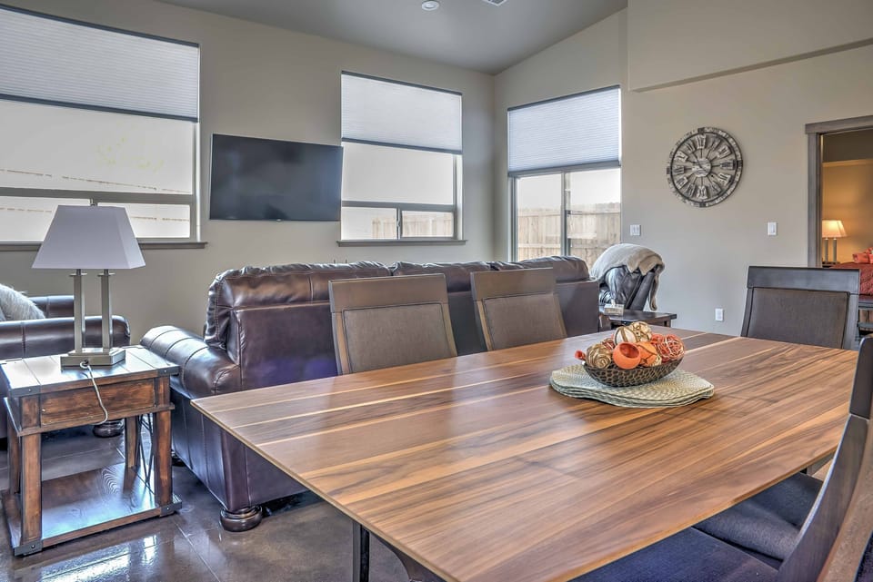 Dining Table | Dishware & Flatware Provided