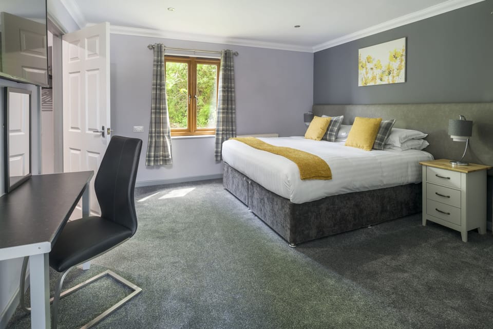Family Room | Desk, iron/ironing board, cribs/infant beds, free WiFi