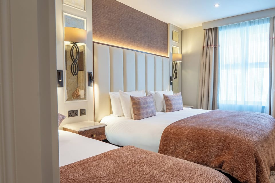 Family Room | Hypo-allergenic bedding available, desk, iron/ironing board (on request)